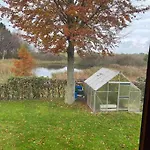 Dom wakacyjny Spacious Surrounded By Forest Mesinge