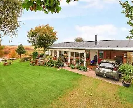 Spacious Surrounded By Forest Holiday home Mesinge