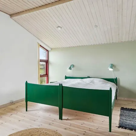 Spacious Surrounded By Forest Holiday home Mesinge
